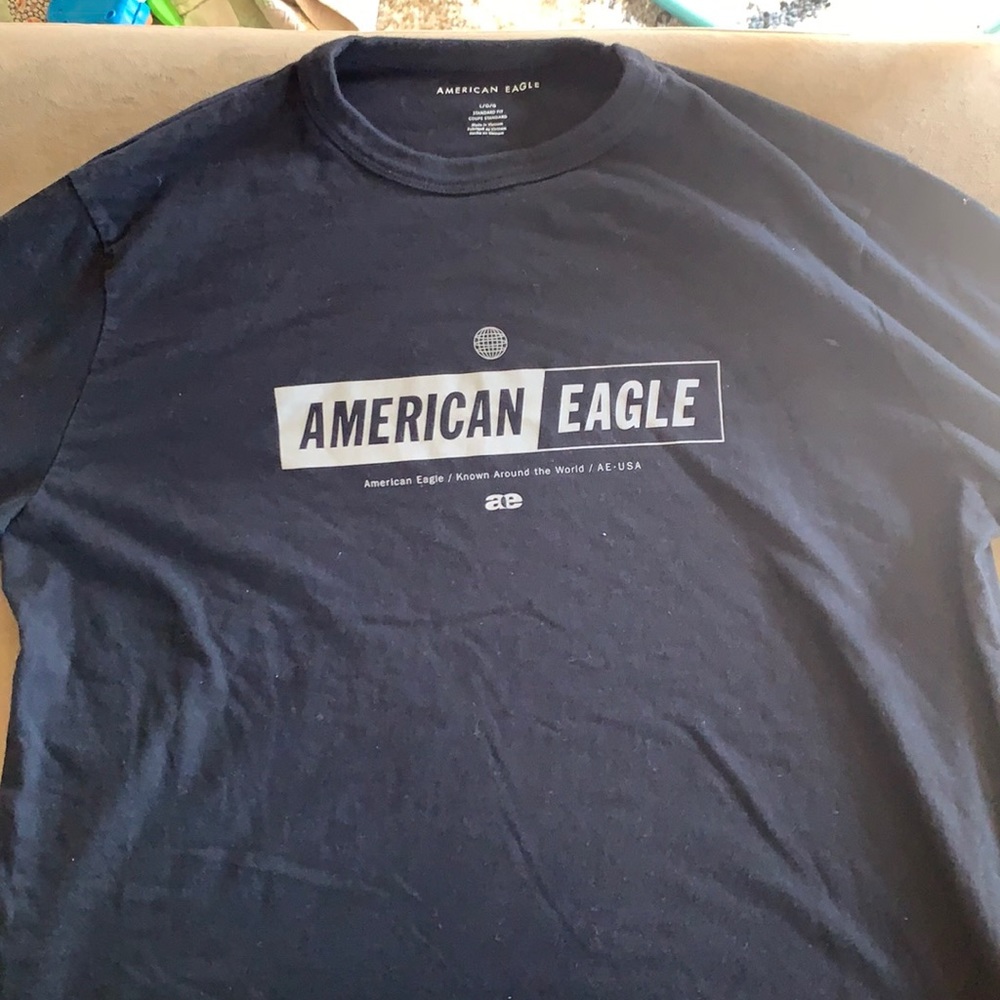 New long sleeve American Eagle shirt.